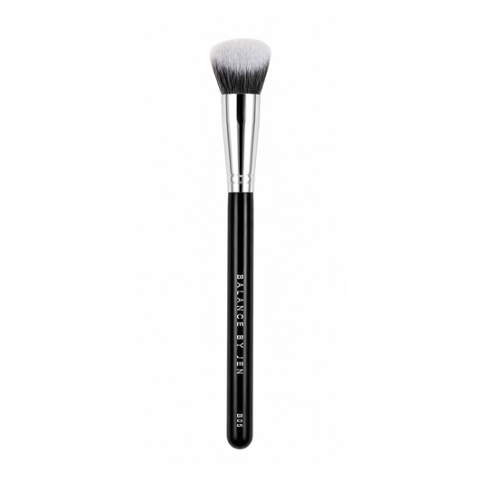B05 Angled Concealer Brush
